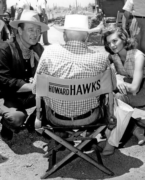 Howard Hawks durante un rodaje
